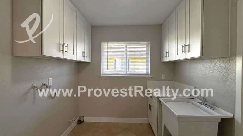 Beautiful 2 Bed, 2 Bath Waterfront Home In Spring Valley Lake!! property image