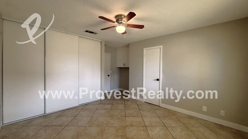 Beautiful 2 Bed, 2 Bath Waterfront Home In Spring Valley Lake!! property image