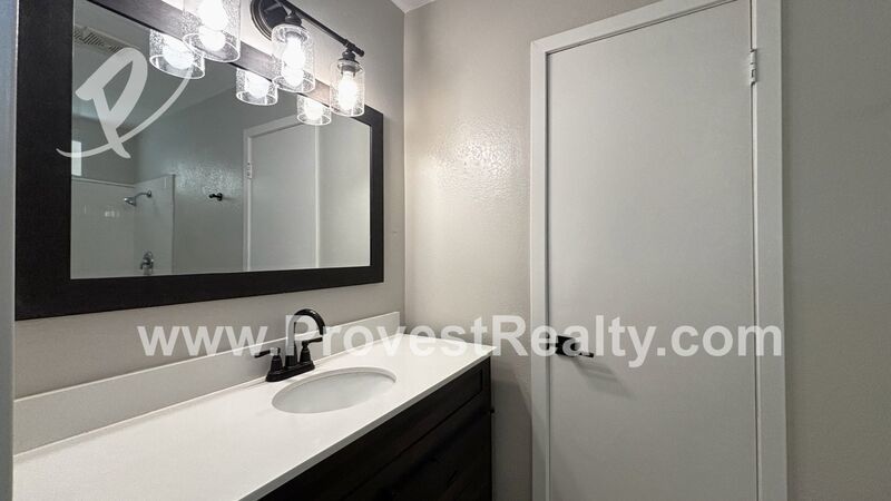 Beautiful 2 Bed, 2 Bath Waterfront Home In Spring Valley Lake!! property image