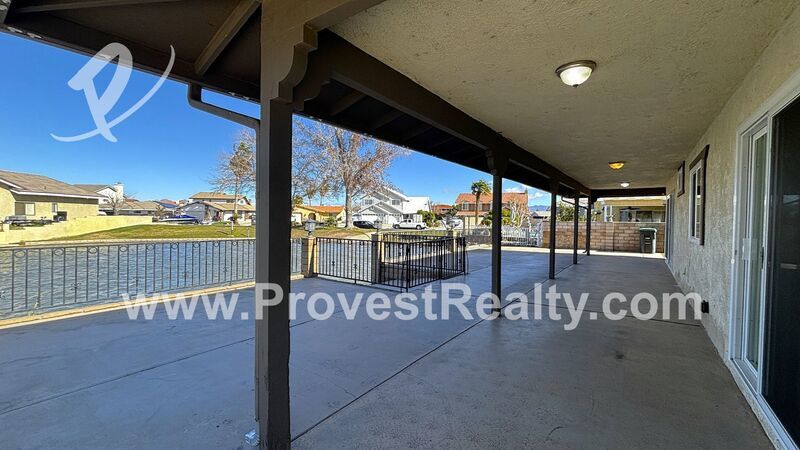 Beautiful 2 Bed, 2 Bath Waterfront Home In Spring Valley Lake!! property image