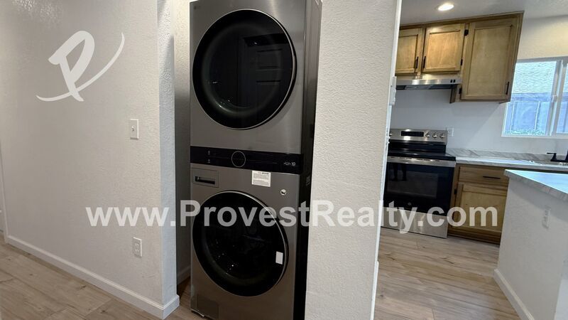 Cozy 2 Bedroom, 2 Bathroom Apple Valley Apartment!! property image