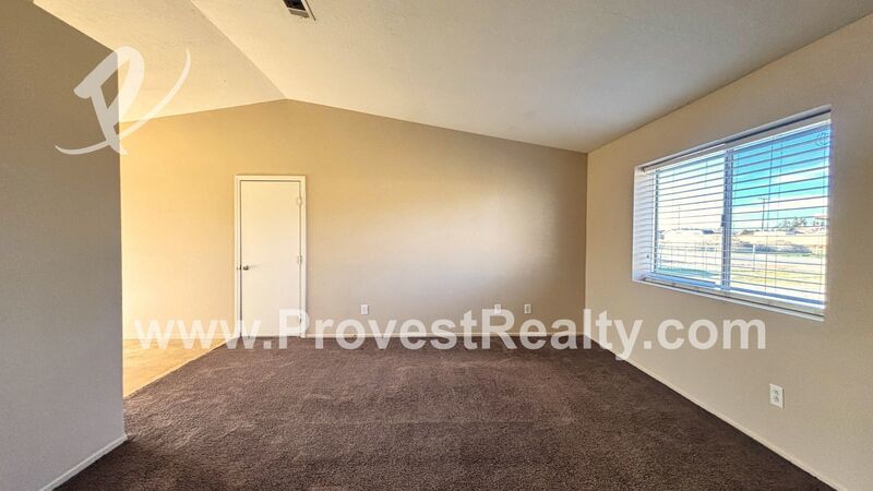 Charming 3 Bedroom, 2 Bathroom Apple Valley Home!! property image