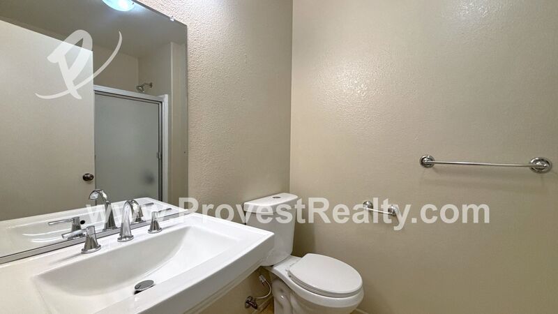 Charming 3 Bedroom, 2 Bathroom Apple Valley Home!! property image