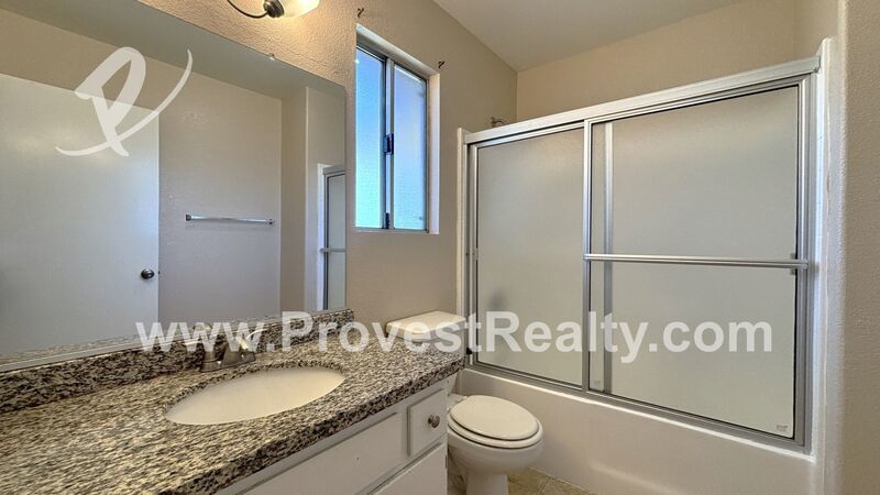 Charming 3 Bedroom, 2 Bathroom Apple Valley Home!! property image