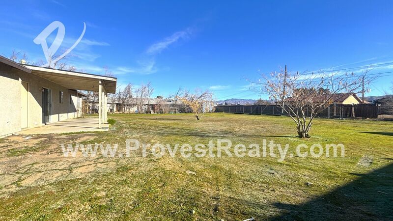Charming 3 Bedroom, 2 Bathroom Apple Valley Home!! property image
