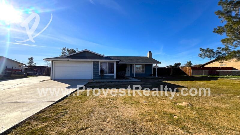 3 Bedroom 2 Bathroom Home In Apple Valley! property image