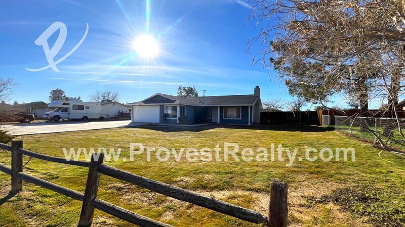 3 Bedroom 2 Bathroom Home In Apple Valley! property image