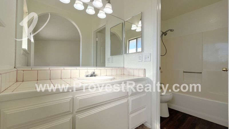 3 Bedroom 2 Bathroom Home In Apple Valley! property image