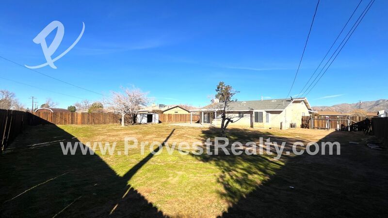 3 Bedroom 2 Bathroom Home In Apple Valley! property image