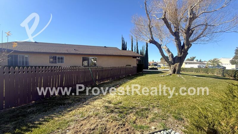 Beautiful 4 Bedroom, 3 Bathroom Spring Valley Lake Community Home!! property image