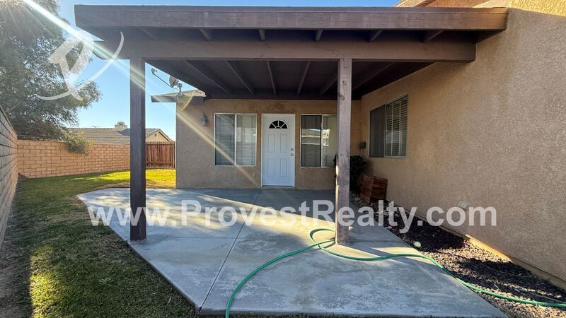 Beautiful 4 Bedroom, 3 Bathroom Spring Valley Lake Community Home!! property image