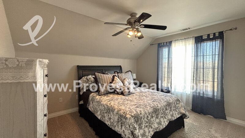 Beautiful 4 Bed, 4 Bath Fully Furnished Apple Valley Home!!! property image