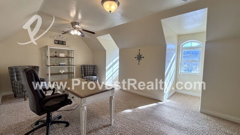 Beautiful 4 Bed, 4 Bath Fully Furnished Apple Valley Home!!! property image