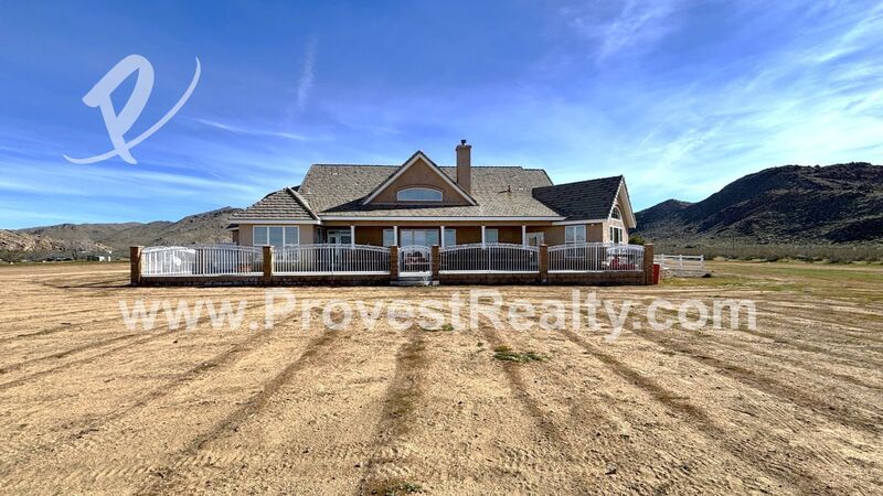 Beautiful 4 Bed, 4 Bath Fully Furnished Apple Valley Home!!! property image