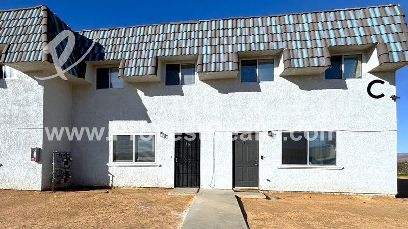 Spacious 3 Bed, 2 Bath Apple Valley Townhome!! property image