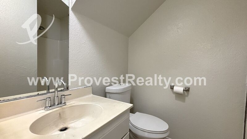 Spacious 3 Bed, 2 Bath Apple Valley Townhome!! property image