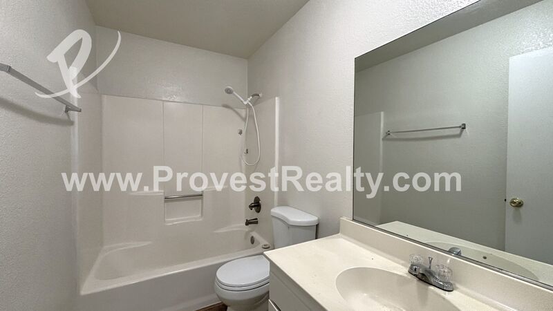 Spacious 3 Bed, 2 Bath Apple Valley Townhome!! property image