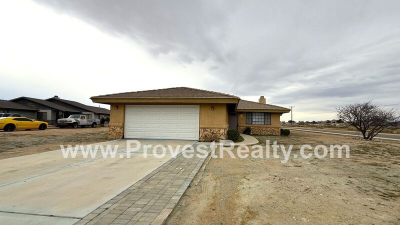3 Bed, 2 Bath Apple Valley Home!! property image