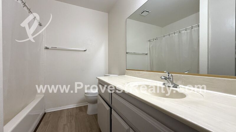 3 Bed, 2 Bath Apple Valley Home!! property image