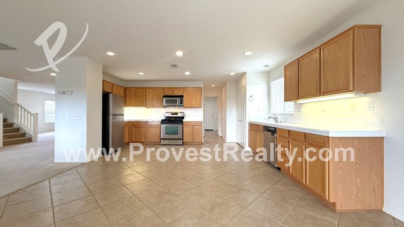 Beautiful 4 Bed, 2.5 Bath Oak Hills Home! property image