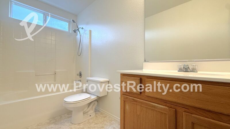 Beautiful 4 Bed, 2.5 Bath Oak Hills Home! property image