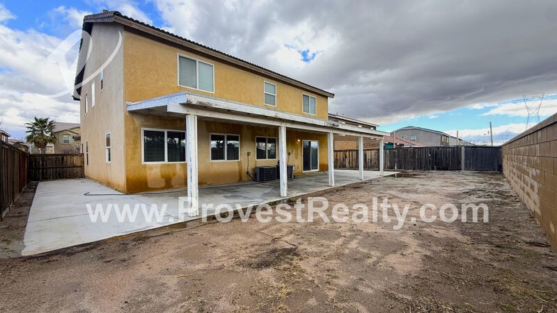 Beautiful 4 Bed, 2.5 Bath Oak Hills Home! property image