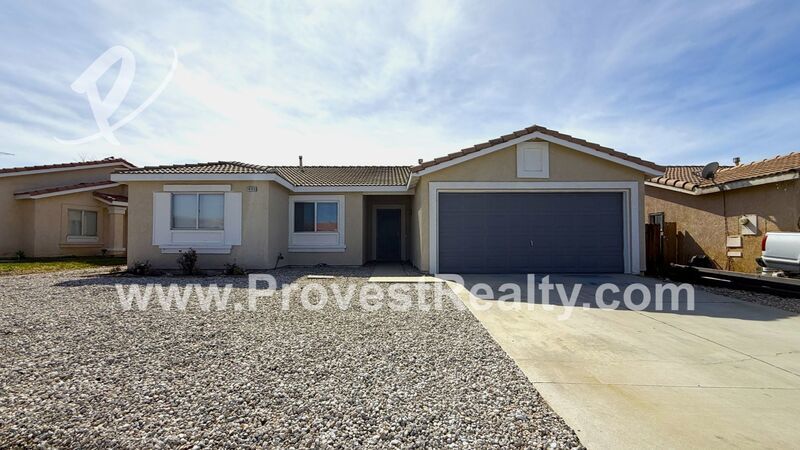 Beautiful 3 Bedroom, 2 Bathroom Home In Victorville! property image