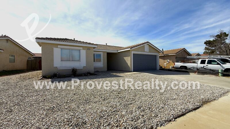 Beautiful 3 Bedroom, 2 Bathroom Home In Victorville! property image