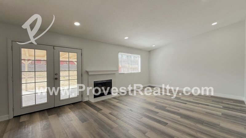 Beautiful 3 Bedroom, 2 Bathroom Home In Victorville! property image