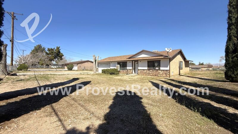 Charming 3 Bedroom, 2 Bathroom Hesperia Home!!! property image