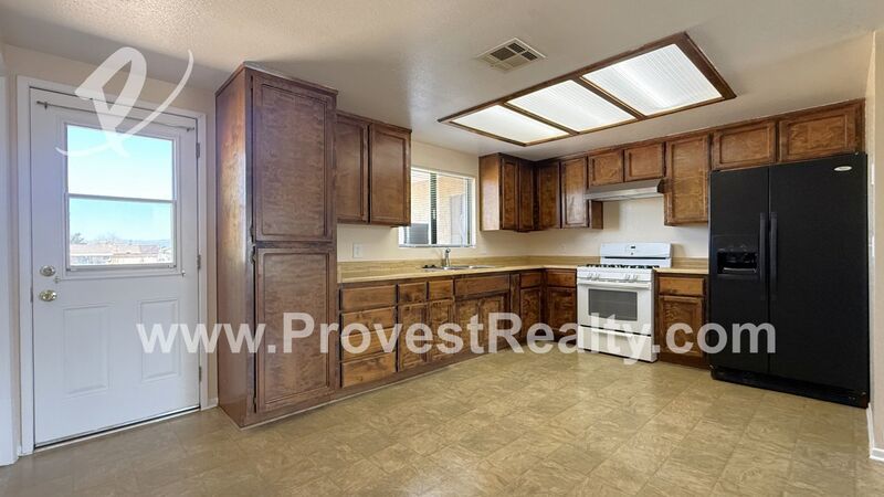 Charming 3 Bedroom, 2 Bathroom Hesperia Home!!! property image
