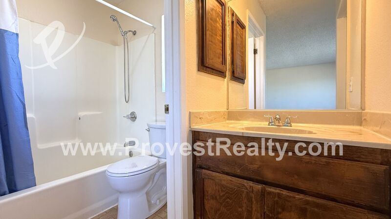 Charming 3 Bedroom, 2 Bathroom Hesperia Home!!! property image
