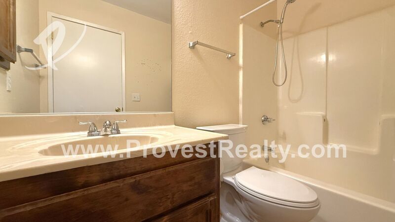 Charming 3 Bedroom, 2 Bathroom Hesperia Home!!! property image