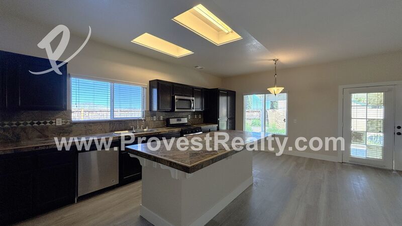 Amazing 7 Bed, 4.5 Bath Victorville Home with Loft!!! property image