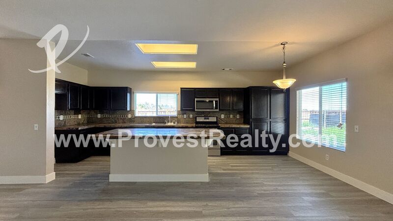 Amazing 7 Bed, 4.5 Bath Victorville Home with Loft!!! property image