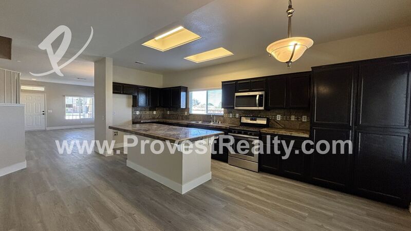 Amazing 7 Bed, 4.5 Bath Victorville Home with Loft!!! property image