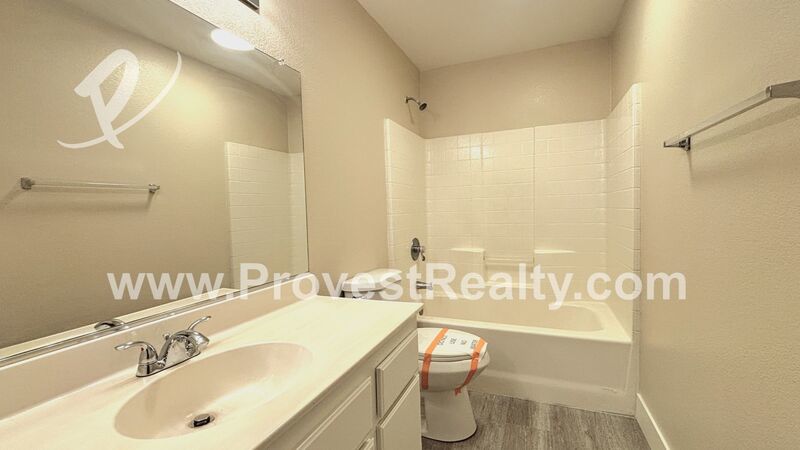 Amazing 7 Bed, 4.5 Bath Victorville Home with Loft!!! property image