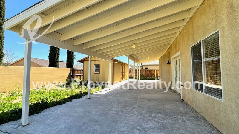 Amazing 7 Bed, 4.5 Bath Victorville Home with Loft!!! property image