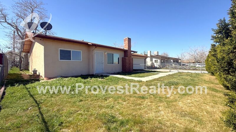 Charming 2 Bedroom, 1 Bathroom Hesperia Home w/ Bonus Room!!! property image