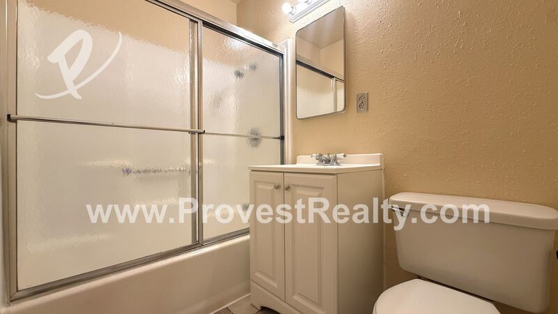 Charming 2 Bedroom, 1 Bathroom Hesperia Home w/ Bonus Room!!! property image