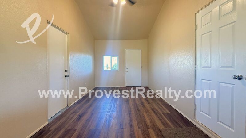 Charming 2 Bedroom, 1 Bathroom Hesperia Home w/ Bonus Room!!! property image