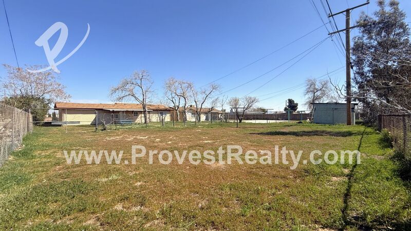 Charming 2 Bedroom, 1 Bathroom Hesperia Home w/ Bonus Room!!! property image