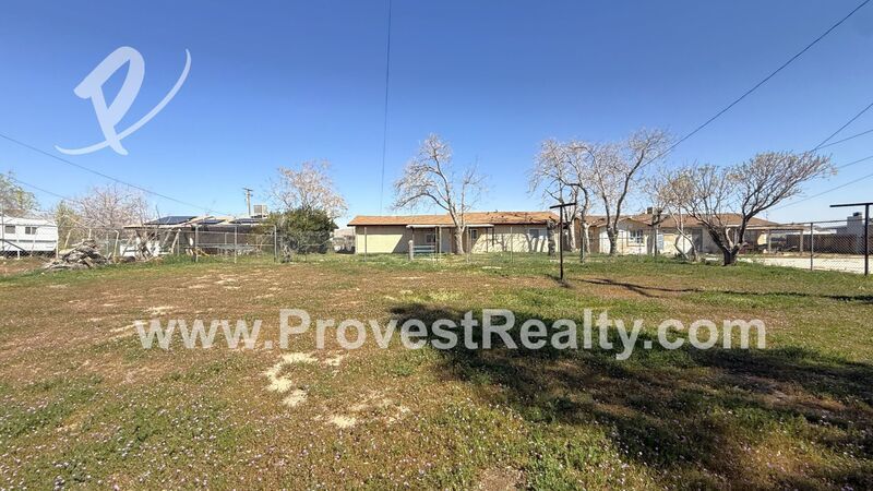 Charming 2 Bedroom, 1 Bathroom Hesperia Home w/ Bonus Room!!! property image