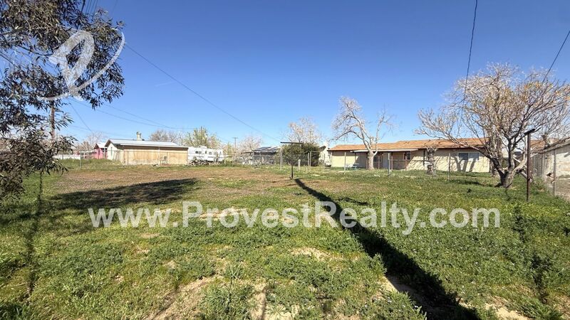 Charming 2 Bedroom, 1 Bathroom Hesperia Home w/ Bonus Room!!! property image