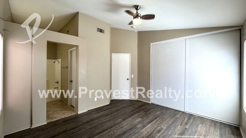 3 Bed, 2 Bath Single Story Oak Hills Home!!! property image