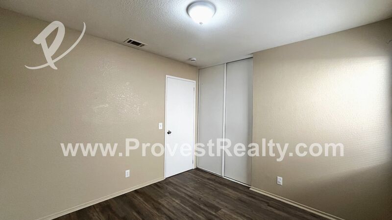 3 Bed, 2 Bath Single Story Oak Hills Home!!! property image