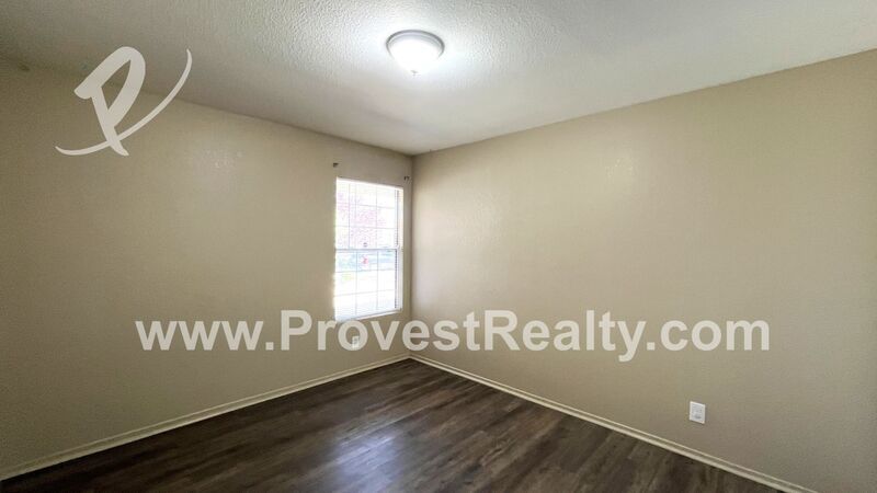 3 Bed, 2 Bath Single Story Oak Hills Home!!! property image