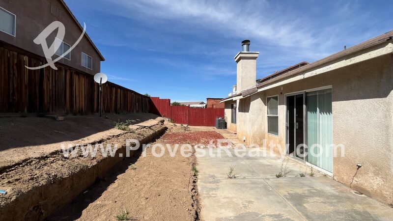 3 Bed, 2 Bath Single Story Oak Hills Home!!! property image