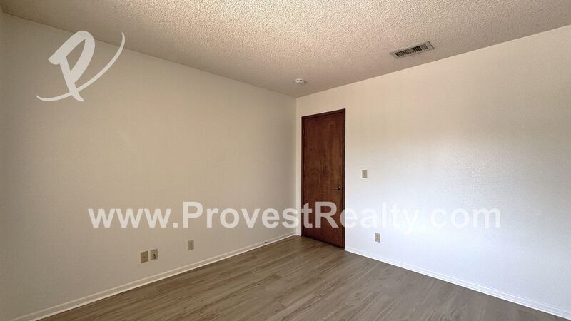Spacious 2 Bed, 2 Bath Apple Valley Apartment!! property image