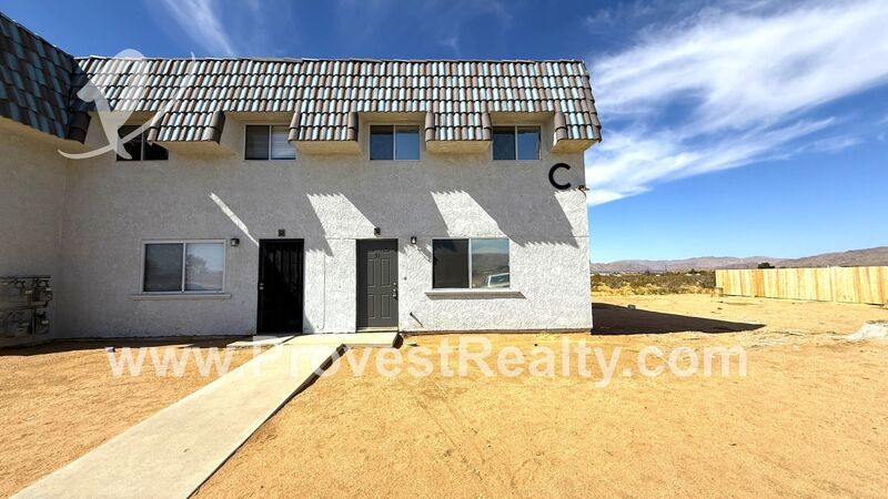 Spacious 3 Bed, 2 Bath Apple Valley Townhome!! property image